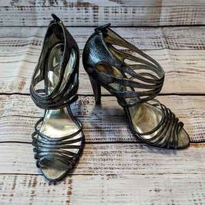 Nina Metallic Pewter 4" Heels Size 6